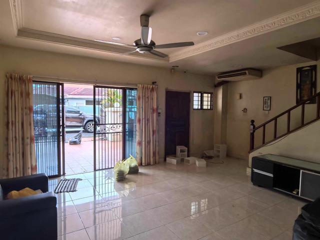 Taman oug yarl corner landed house oug happy garden old klang road