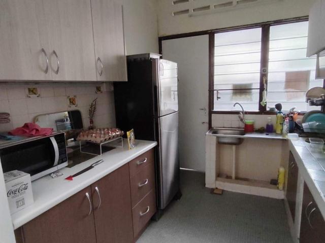 Taman Paramount Single Bed Room with Window & A/C Suitable for male only