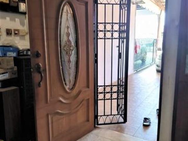 Taman Paroi Jaya 2Sty House negotiable
