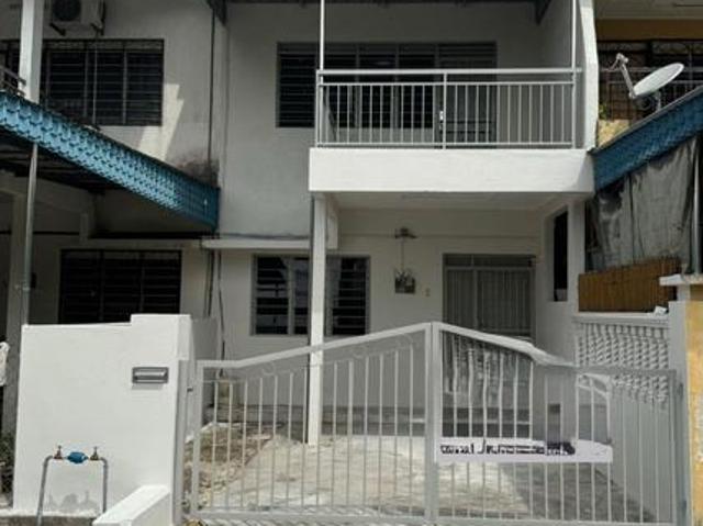 Taman Pengkalan Barat Double Storey House For Sale