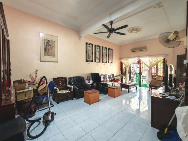 Taman Pelangi Indah Double Storey Terrace Renovated