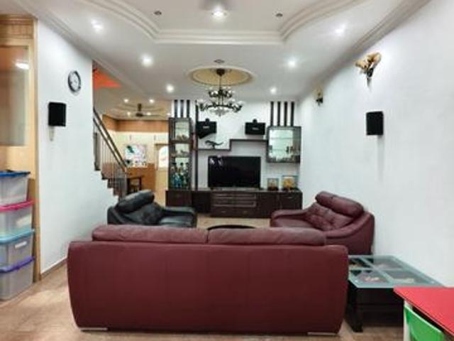 Taman Pelangi Indah 2 storey house Move in condition