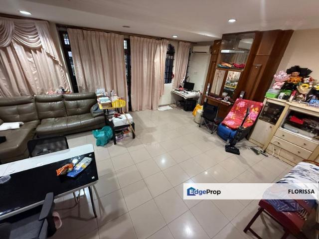 Taman Pelangi, Plentong