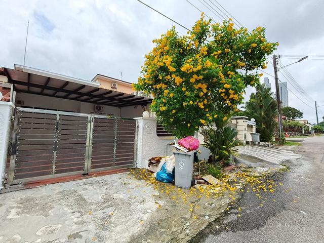 Taman Pelangi Single Storey Terrace House For Rent