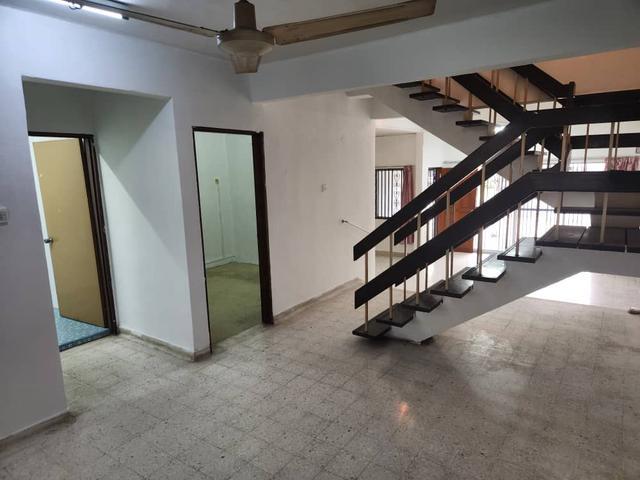 Taman Pertama 2 storey house walk to MRT Taman Pertama