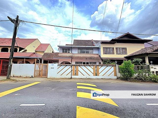 Taman Pertama