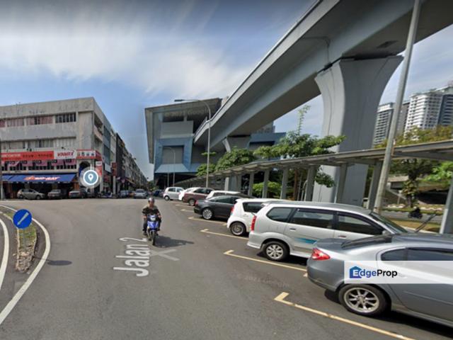 Taman Pertama