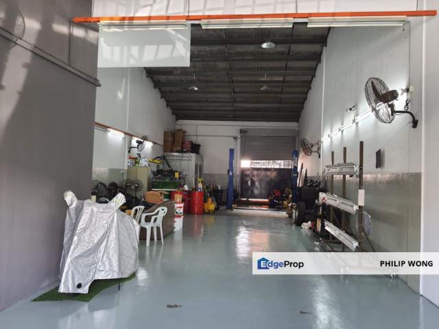 Taman Perindustrian Bukit Serdang Factory for sale