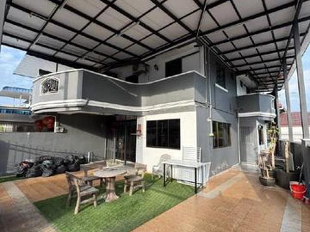 Taman Perkasa 2 storey end lot extra land full reno near Li Hwa