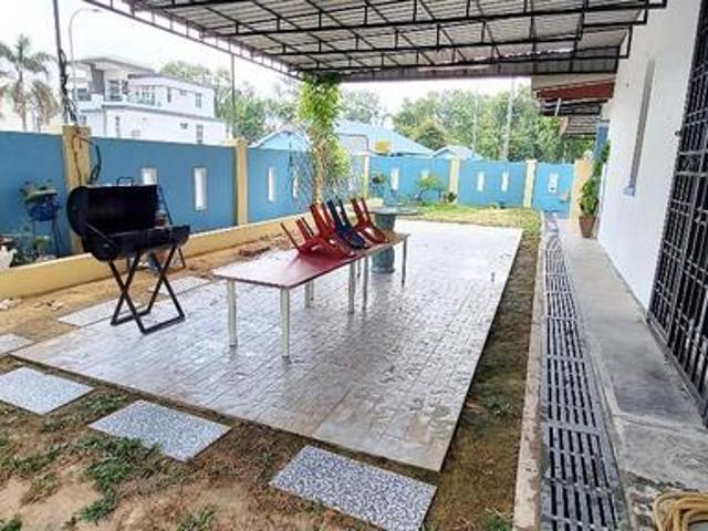 Taman Perling DUtama Corner Lot Unit 3 Storey Terrace House Highway