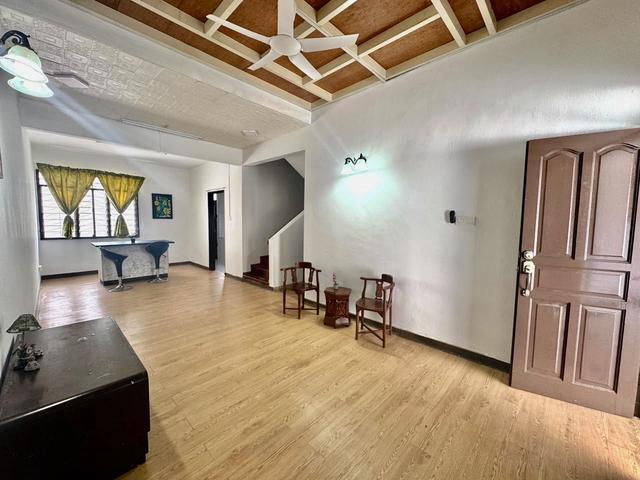 Taman Perling Jalan Belibis 3bed3bath new painting good condition