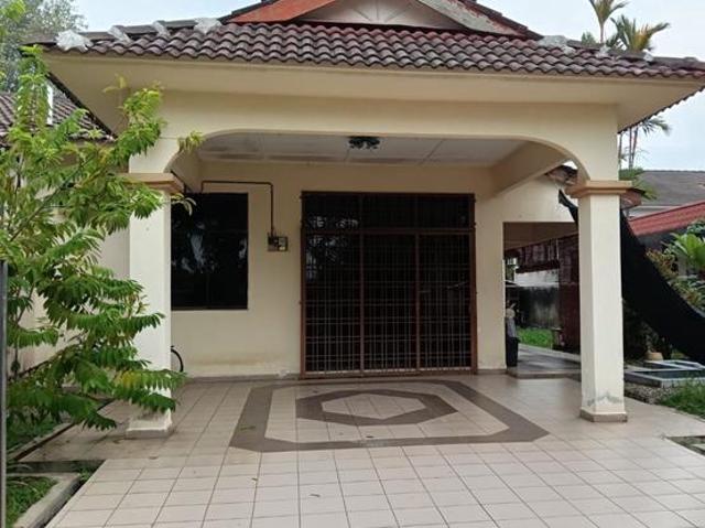 Taman Petaling Indah semi d house for rent