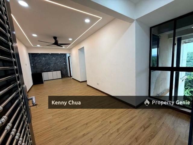 Taman Plentong Utama / Jalan Bunga Daisi / Low Cost Flat