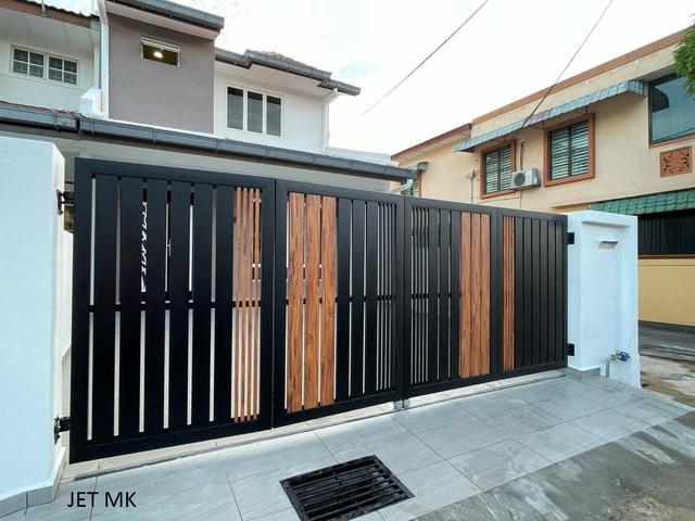 Taman Puchong Utama Fully Renovated Double Storey House Endlot Puchong
