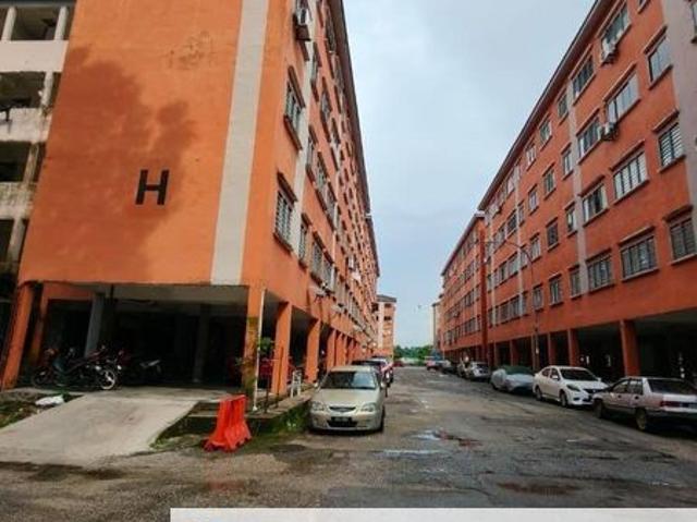 Taman Pulai Utama Flat
