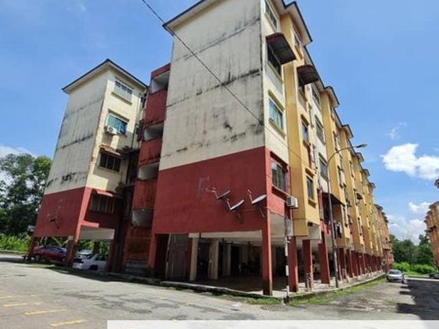 Taman Pulai Utama Flat