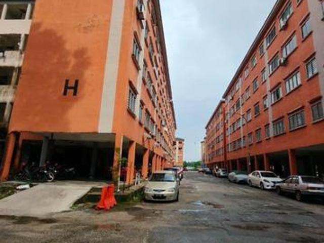 Taman Pulai Utama SkudaiLow Cost FlatRenovated