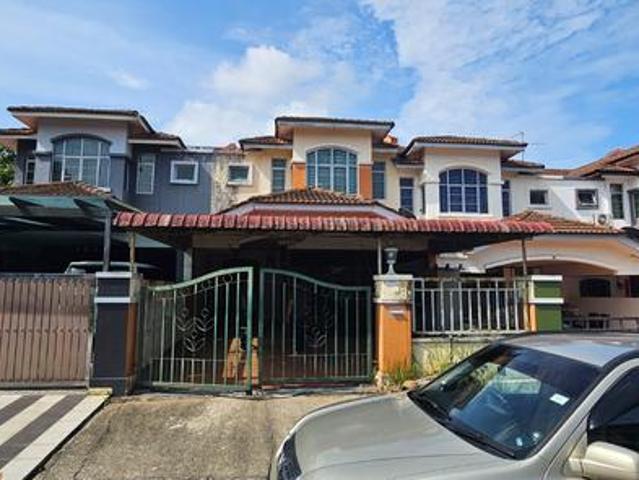 Taman pulai flora taman universiti Double Storey For sale Fully reno