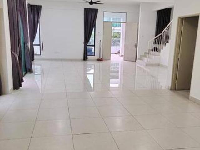 Taman Pulai Hijauan 2 Storey Semid House Intermediate For Sale