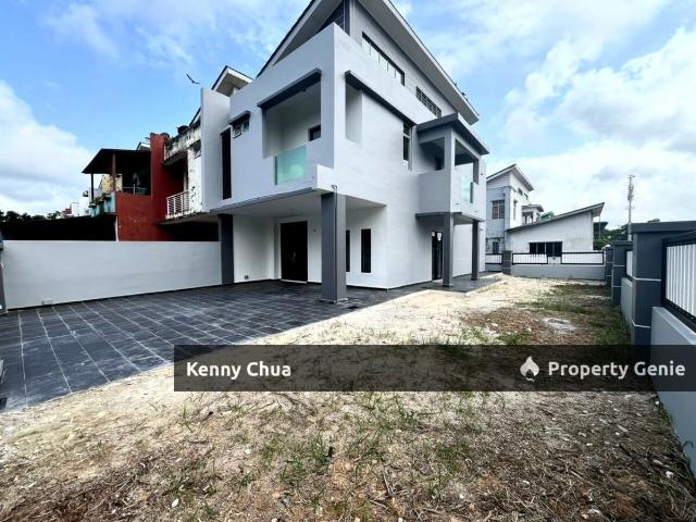 Taman Pulai Indah / Kangkar Pulai / Double Storey Terrace / Corner Lot