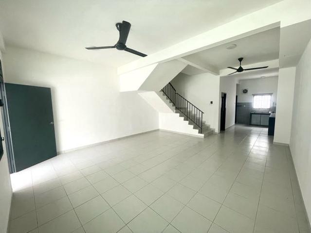 Taman Pulai Mutiara 2 25 Storey Landed House 4 Bed 3 Bath For Rent