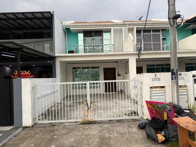 Taman Pulai Mutiara 4 Bilik 3 Bilik air Double storey 20mins to Tuas