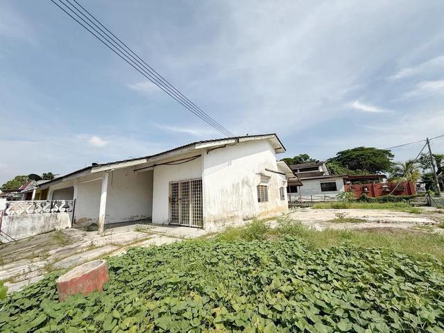 Taman Puteri Wangsa Corner Lot Single Storey House For Sale