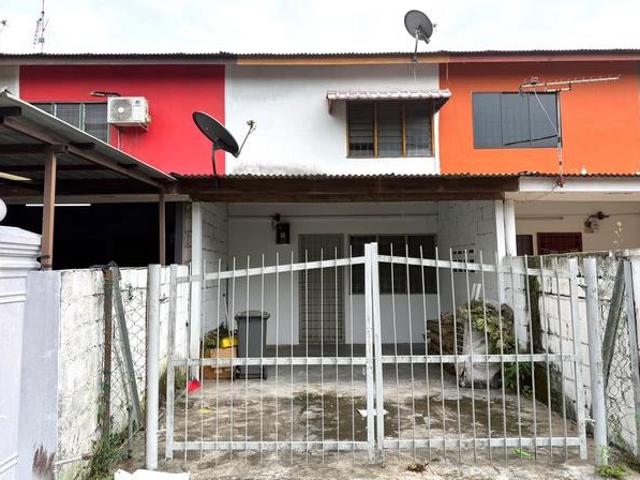 Taman Puteri Wangsa Double Storey Terrace Low Cost House 2bed Johor