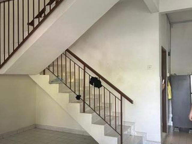 taman puteri wangsa ulu tiram Double storey terrace