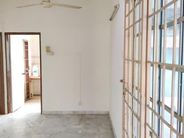 Taman putri jaya 3 storey cheras batu 9 Freehold corner unit