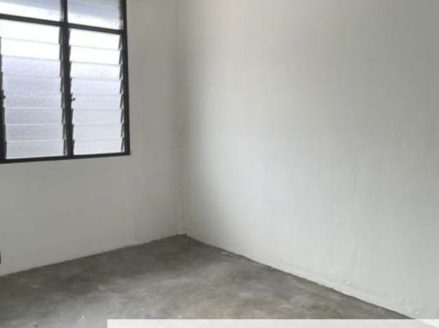 Taman Putri Kulai Flat