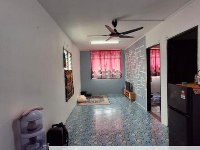 Taman Putri Kulai Flat