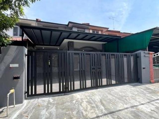 Taman Putri Kulai Fully Renovated 5 rooms below market Freehold