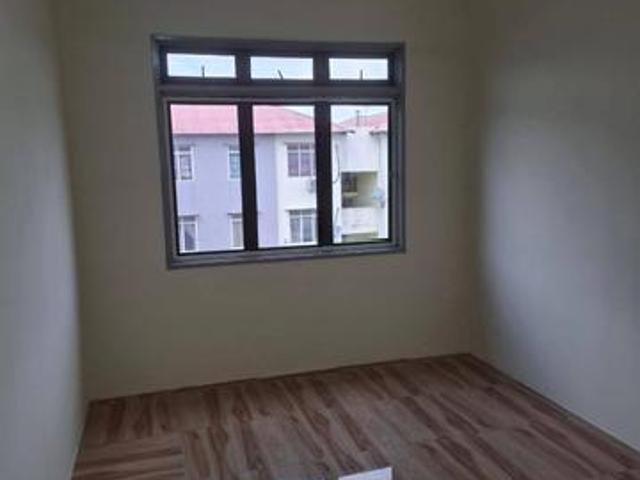 Taman Redang Pangsa Laman Tasik Taman Molek Medium Cost Flat