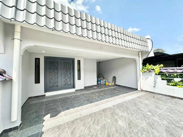 Taman Rinting Masai Jalan Tembusu Renovated with attic 4 rooms