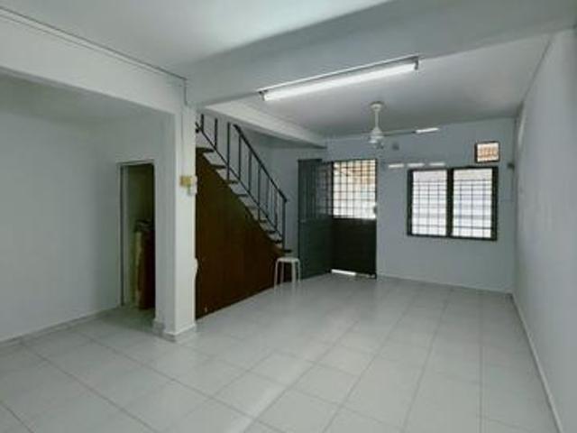 Taman Rinting Jalan Meranti LOW COST Double Storey Garden view