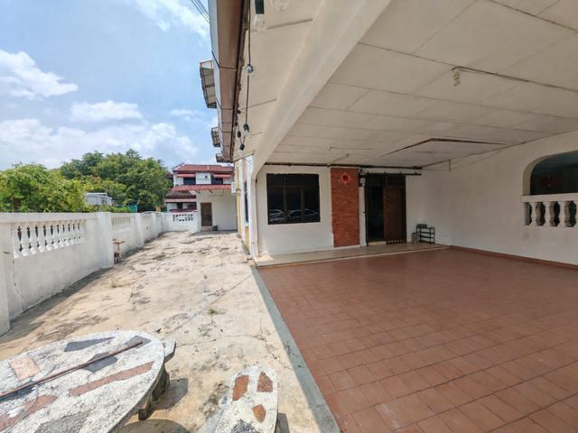 Taman Ria Batu Berendam Double Storey Corner Lot Extra Land