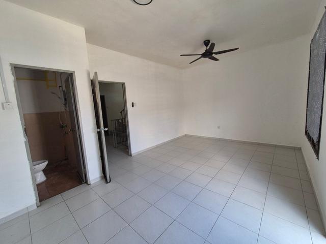 Taman Scientex Utama Senai 25 Storey Terrace House 4 Bedroom For Sale
