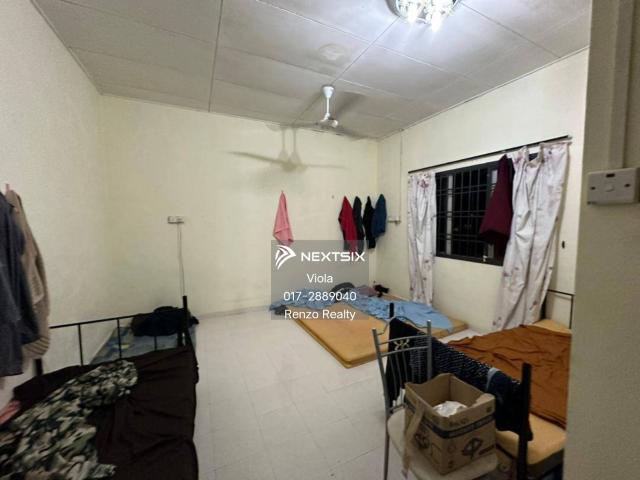 Taman Scientex Jaya, Senai Double Storey Terrace House. 18 x 60.4 bedrooms & 3 bathrooms. Original Condition. Freehold. Intermediate Lot. Non Bumi Lot. Direction: South Asking Price: RM420K nego
