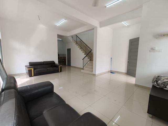 Taman Scientex Kulai 2 Maple Cluster House 4 Rooms Fully Furnished