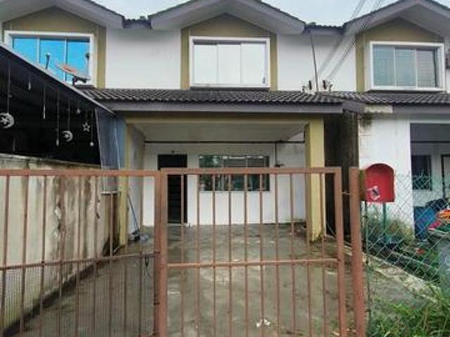 Taman Scientex Pasir Gudang 2sty 18x60 good condition for sale