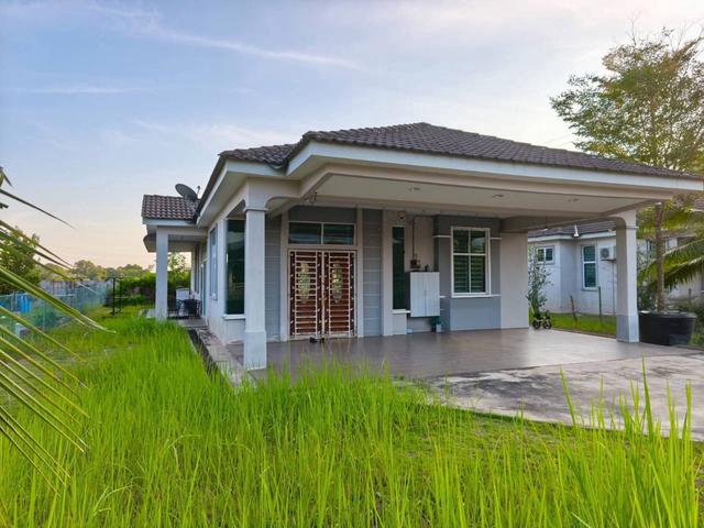 TAMAN SAUJANA BANGLO 1 TGKT International Lot KELILING LUAS FUL LOAN