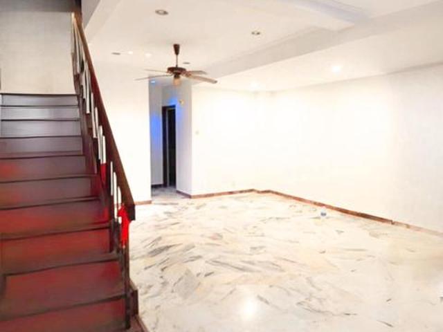 Taman Saujana Double Storey House Gated Guarded Kitchen Cabinet