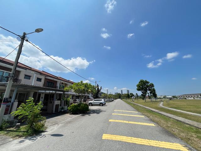 Taman Saujana KLIA Sepang Rumah Teres Facing Open Untuk Dijual