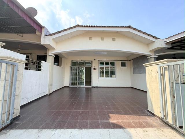 Taman Saujana Kluang Single Storey Terrace Renovated Full Loan