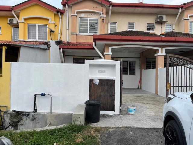 Taman Saujana Puchong SP5 Double Story House For Sale