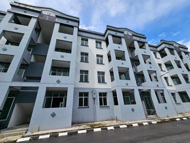 Taman Sentosa Apartment Ground Floor 3 Bedrooms 920 Sqft