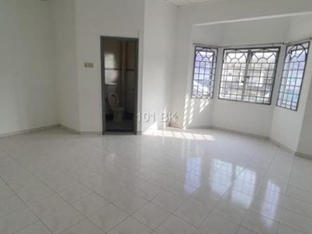 Taman Sentosa Klang chinese neighbour double story for sell