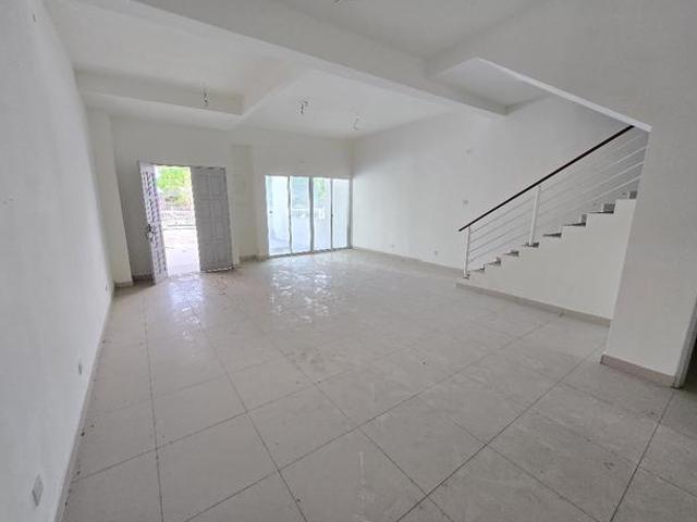 Taman Sentosa Super Bigger 3Storey Terrace New House Can Full Loan