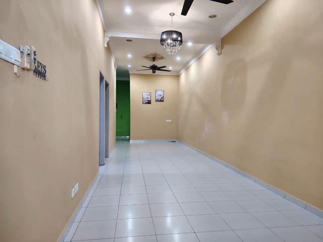 Taman Sekiah Makmur Rumah Teres Setingkat FACING PADANG for Sale